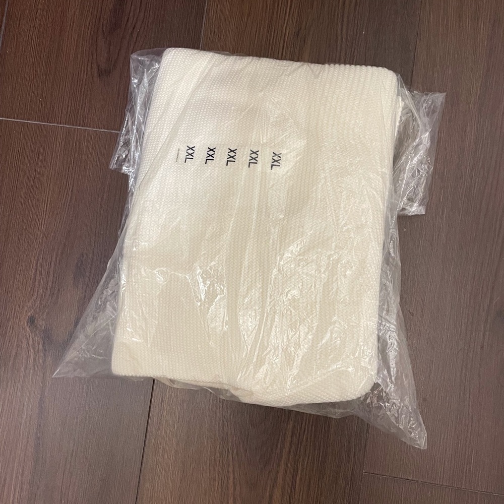 New uniqlo 3D knit cotton sweater - Picture 3 of 6